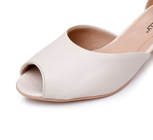 Piccadilly White Open-Toe Heeled Sandals (114.045)