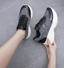 女款黑色圖案運動鞋 (781.002) 