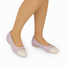 女淡紫色和白色平底鞋 (250.201) 